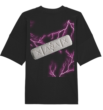 Schwarzes T-Shirt mit Neon-Blitzen, Xanax-Tablette und DARKXNASH-Logo – futuristisches Design für die Techno-Szene.